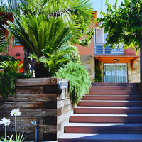 &copy; Landscape Group ★★★★★ 10013